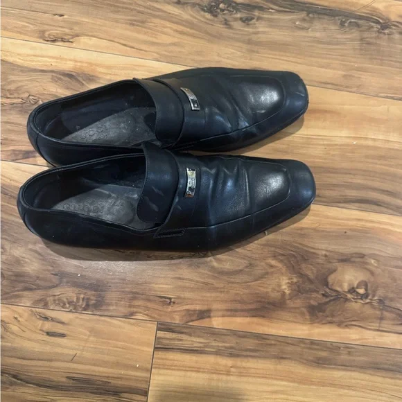 Gucci - Picture 1 of 6